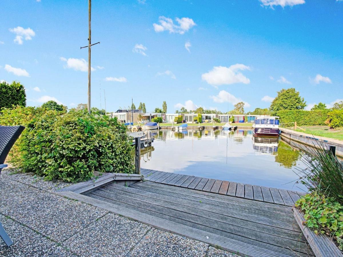 Boornzwaag over de Wielen Waterfront Holiday Home With Jetty מראה חיצוני תמונה
